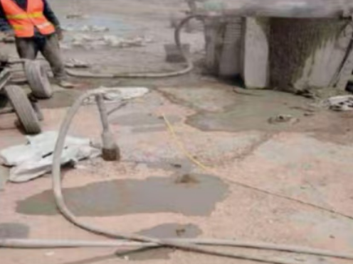 茂南水泥混凝土路面板底注浆技术 路面脱空注浆整治方案